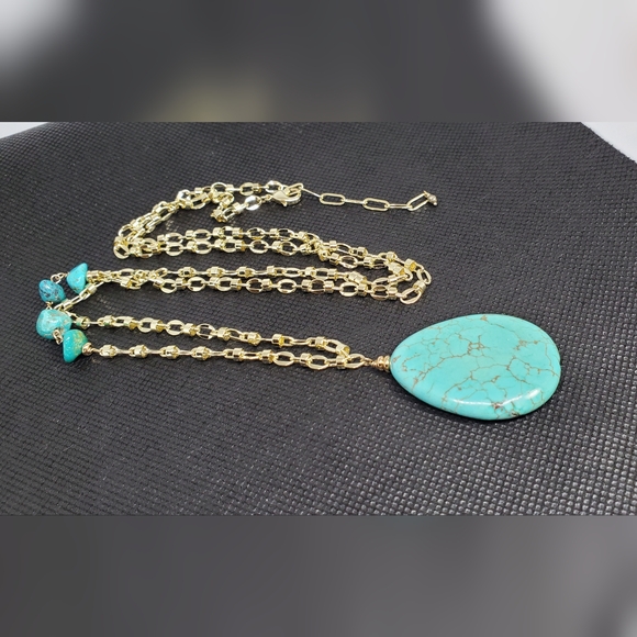 "New" Turquoise & Howlite Pendant - Picture 4 of 4